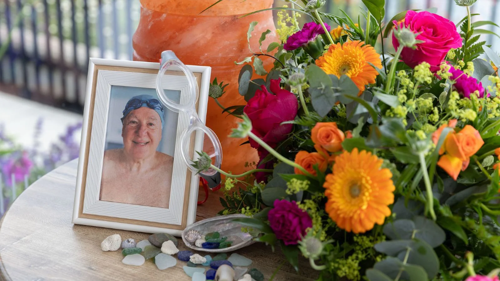 Memorial products and flowers