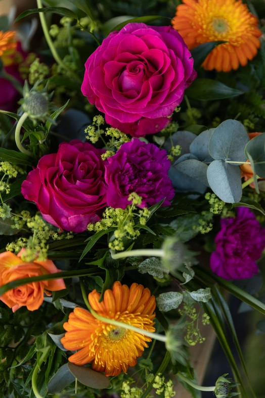 What happens at a cremation service?